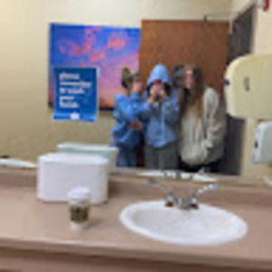 Meet your Posher, Ava